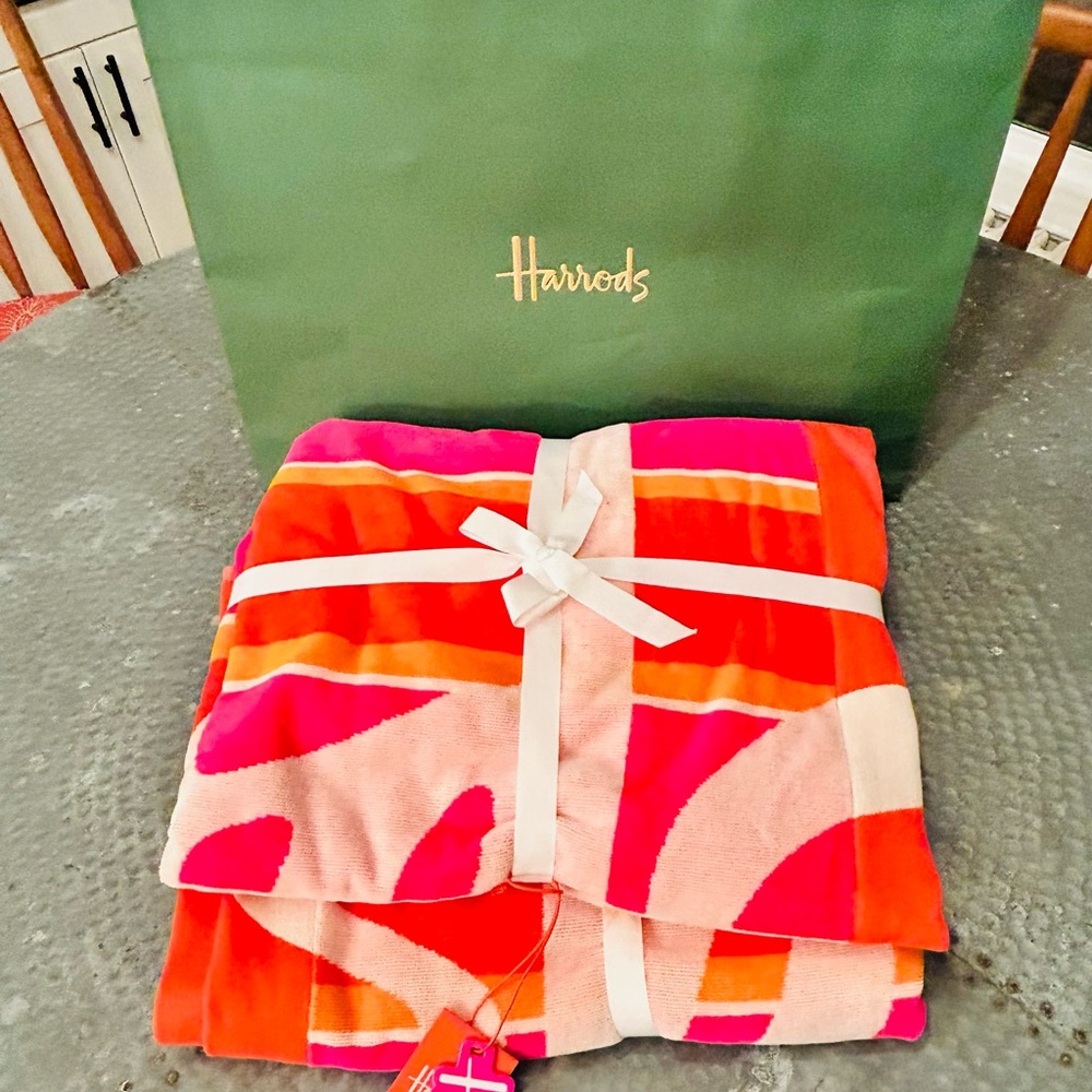 NWT Harrods Pink and Orange Striped beach and bath Towels with Harrods bag - Picture 11 of 15
